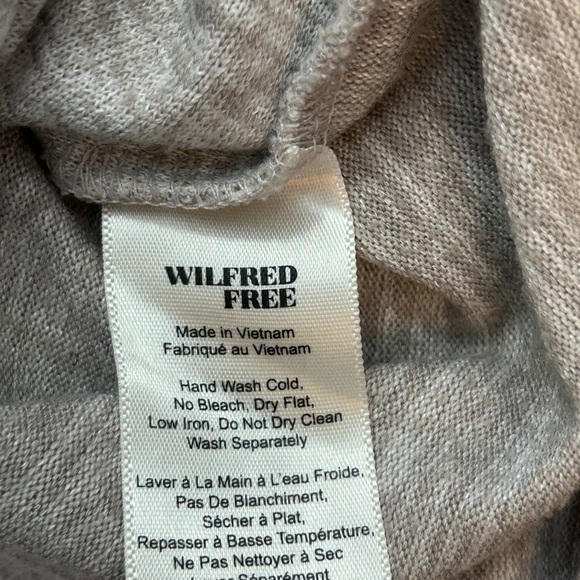 Aritzia Wilfred Free Deep V-Neck Long Sleeve Heathered Grey Crop Top - Picture 5 of 8